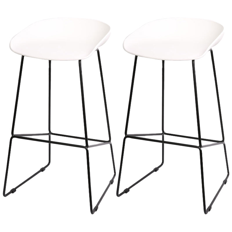 Industrial Indoor Barstool Iron Simple Tall Stool with Plastic Seat White 2 Piece Set Clearhalo 'Bar Furniture' 'Bar Stools' 'bar_stools' 'furn' 'furn_bar_stools' 'furniture_bar_stools' 'Kitchen & Dining Furniture' 'kitchen&dining_furn' 'kitchen' 'kitchen_furn' Furniture' 4329669