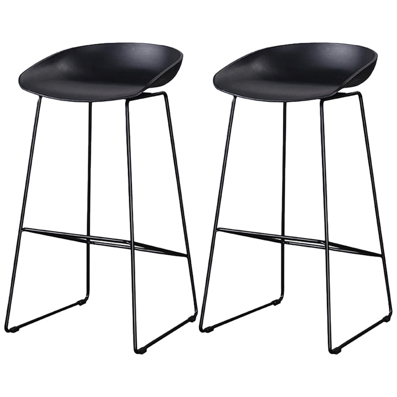 Industrial Indoor Barstool Iron Simple Tall Stool with Plastic Seat Black 2 Piece Set Clearhalo 'Bar Furniture' 'Bar Stools' 'bar_stools' 'furn' 'furn_bar_stools' 'furniture_bar_stools' 'Kitchen & Dining Furniture' 'kitchen&dining_furn' 'kitchen' 'kitchen_furn' Furniture' 4329671