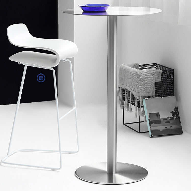 Contemporary Bar Dining Table Steel Bar Height Cocktail Table with Pedestal Base in Silver 19.7"L x 19.7"W x 40.2"H Round Without Chairs Clearhalo 'Bar Furniture' 'Bar Tables' 'bar_tables' 'furn' 'furn_bar_tables' 'Furniture' 'furniture_bar_tables' 'Kitchen & Dining Furniture' 'kitchen&dining_furn' 'kitchen' 4342755