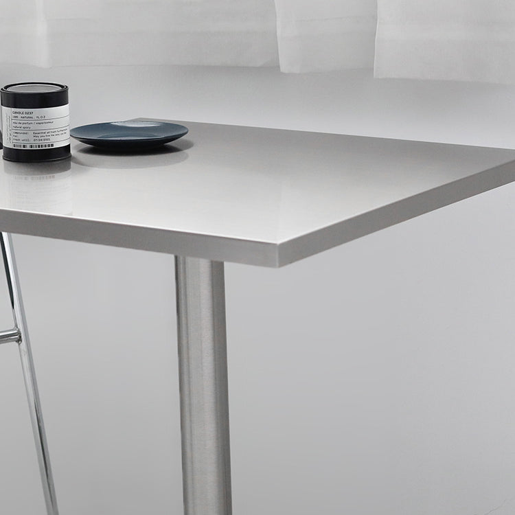 Contemporary Bar Dining Table Steel Bar Height Cocktail Table with Pedestal Base in Silver Clearhalo 'Bar Furniture' 'Bar Tables' 'bar_tables' 'furn' 'furn_bar_tables' 'Furniture' 'furniture_bar_tables' 'Kitchen & Dining Furniture' 'kitchen&dining_furn' 'kitchen' 4342760