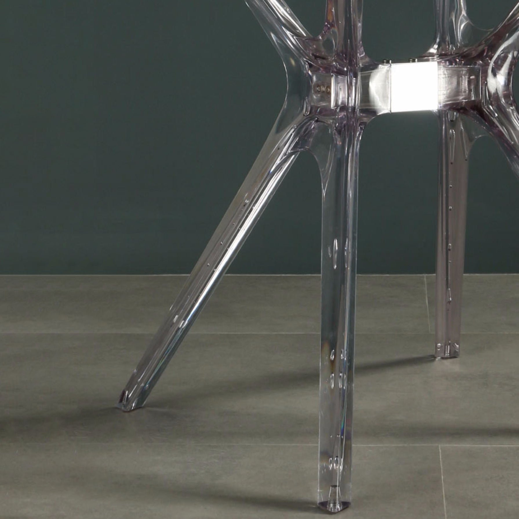 31.5" Modern Style Dining Table Round Glass Pedestal Dining Table for Home Use Clearhalo ' dining_table' 'Dining Tables & Seating' 'Dining Tables' 'furn' 'furn_dining_table' 'Furniture' 'furniture_dining_table' 'Kitchen & Dining Furniture' 'kitchen&dining_furn' 'kitchen' 'kitchen_dining_table' 4342819