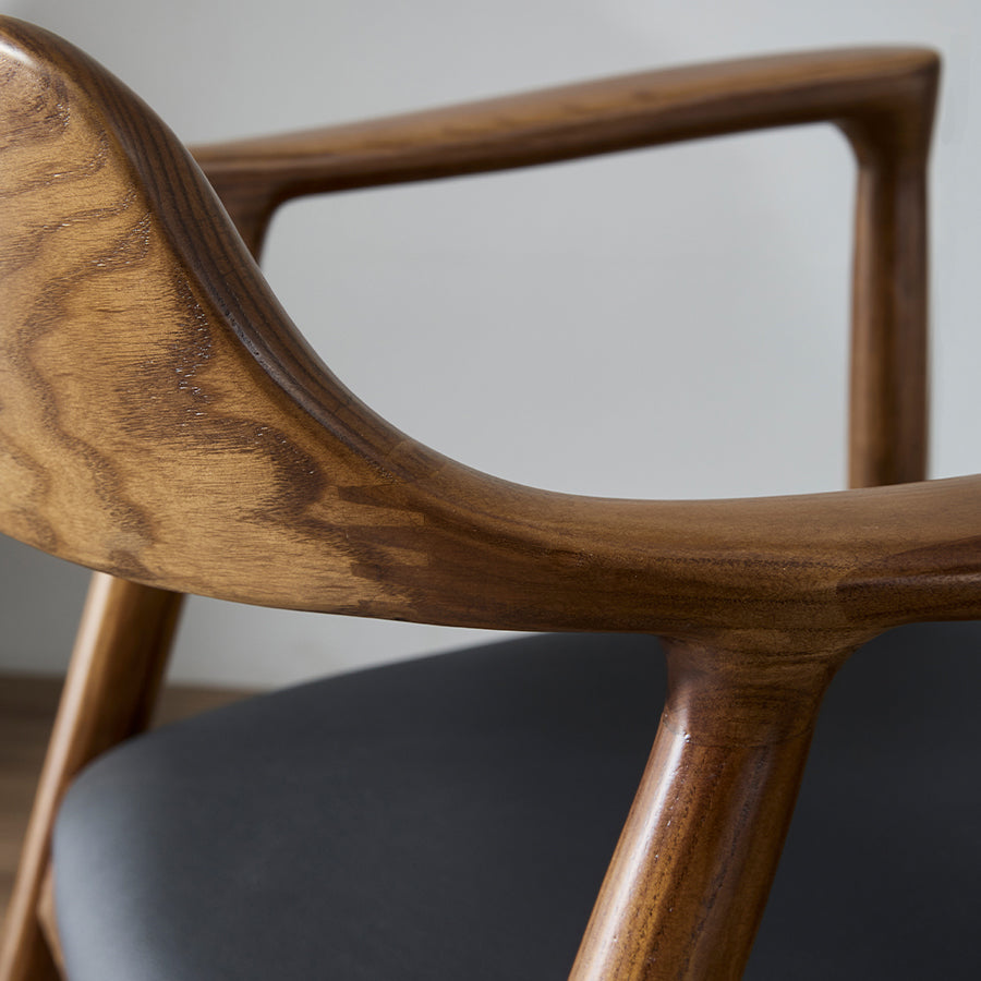 Traditional Arm Dining Chairs Open Back Solid Wood Home Armchairs Clearhalo ' kitchen&dining_furn' 'Dining Chairs' 'Dining Tables & Seating' 'dining_chair' 'furn' 'furn_dining_chair' 'Furniture' 'furniture_dining_chair' 'Kitchen & Dining Furniture' 'kitchen' 4369534