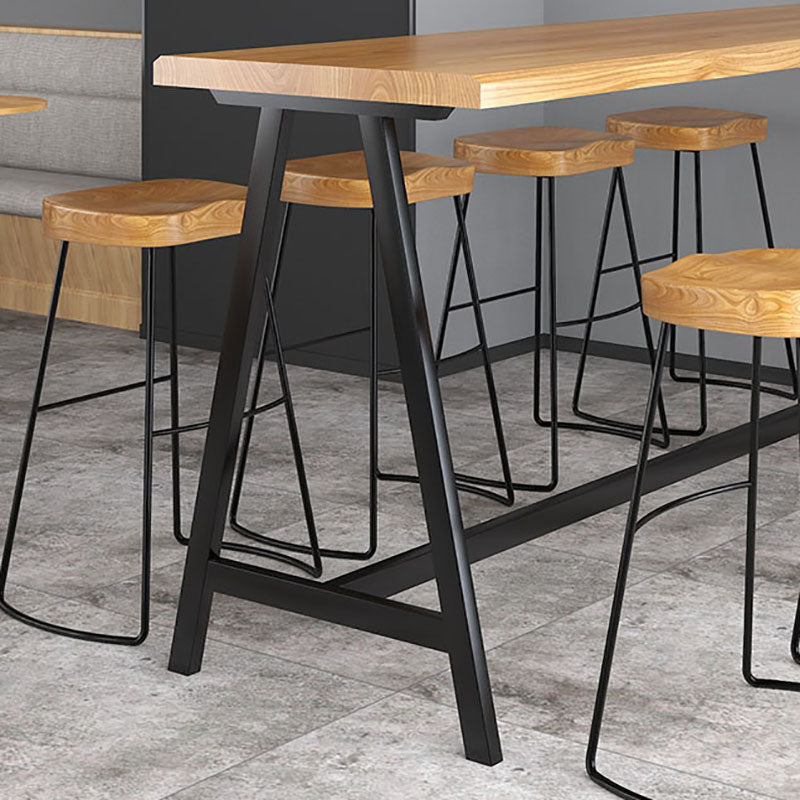 Dining Room Rectangle Wood Top Counter Table Metal Black Legs Industrial Bar Table Clearhalo 'Bar Furniture' 'Bar Tables' 'bar_tables' 'furn' 'furn_bar_tables' 'Furniture' 'furniture_bar_tables' 'Kitchen & Dining Furniture' 4372470