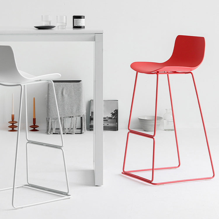 Contemporary Plastic Barstool Bristol Bar Stool With Metal Legs and Low Back Clearhalo 'Bar Furniture' 'Bar Stools' 'bar_stools' 'furn' 'furn_bar_stools' 'furniture_bar_stools' 'Kitchen & Dining Furniture' 'kitchen&dining_furn' 'kitchen' 'kitchen_furn' Furniture' 4380430