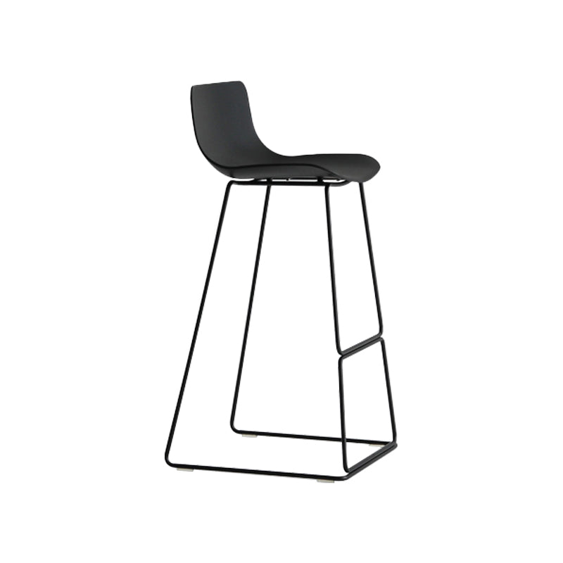 Contemporary Plastic Barstool Bristol Bar Stool With Metal Legs and Low Back Black 1 Piece Clearhalo 'Bar Furniture' 'Bar Stools' 'bar_stools' 'furn' 'furn_bar_stools' 'furniture_bar_stools' 'Kitchen & Dining Furniture' 'kitchen&dining_furn' 'kitchen' 'kitchen_furn' Furniture' 4380438
