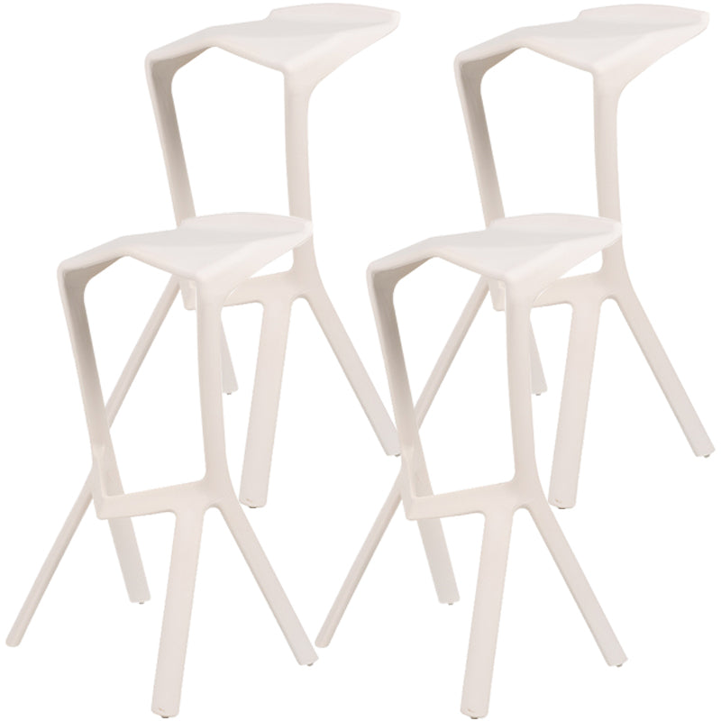 Nordic Distinctive Modelling Barstool Plastic 4 Legs Bar Stool for Living Room, Set of 4 White 4 Piece Set Clearhalo 'Bar Furniture' 'Bar Stools' 'bar_stools' 'furn' 'furn_bar_stools' 'furniture_bar_stools' 'Kitchen & Dining Furniture' 'kitchen&dining_furn' 'kitchen' 'kitchen_furn' Furniture' 4380716