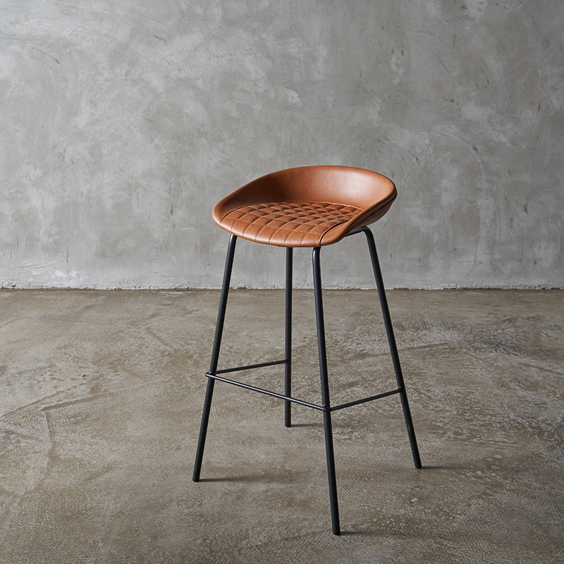 Industrial Indoor Barstool Iron Distressed Quilted Tall Stool with Leather Seat Brown 1 Piece Clearhalo 'Bar Furniture' 'Bar Stools' 'bar_stools' 'furn' 'furn_bar_stools' 'furniture_bar_stools' 'Kitchen & Dining Furniture' 'kitchen&dining_furn' 'kitchen' 'kitchen_furn' Furniture' 4392048