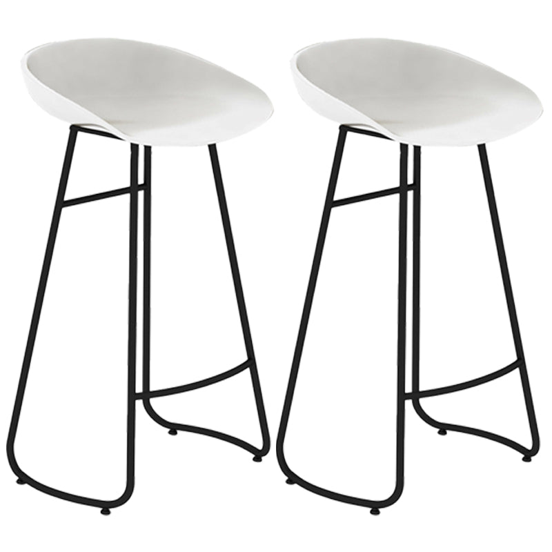 Simple Iron Low Back Barstool Nordic Indoor Tall Stool with Bucket Seat White 2 Piece Set Bar Stool(30"H) Clearhalo 'Bar Furniture' 'Bar Stools' 'bar_stools' 'furn' 'furn_bar_stools' 'furniture_bar_stools' 'Kitchen & Dining Furniture' 'kitchen&dining_furn' 'kitchen' 'kitchen_furn' Furniture' 4393397
