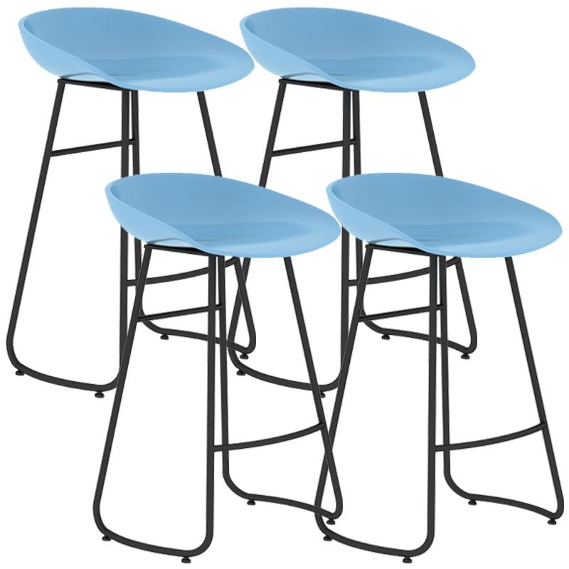 Simple Iron Low Back Barstool Nordic Indoor Tall Stool with Bucket Seat Blue 4 Piece Set Counter Stool(26"H) Clearhalo 'Bar Furniture' 'Bar Stools' 'bar_stools' 'furn' 'furn_bar_stools' 'furniture_bar_stools' 'Kitchen & Dining Furniture' 'kitchen&dining_furn' 'kitchen' 'kitchen_furn' Furniture' 4393419
