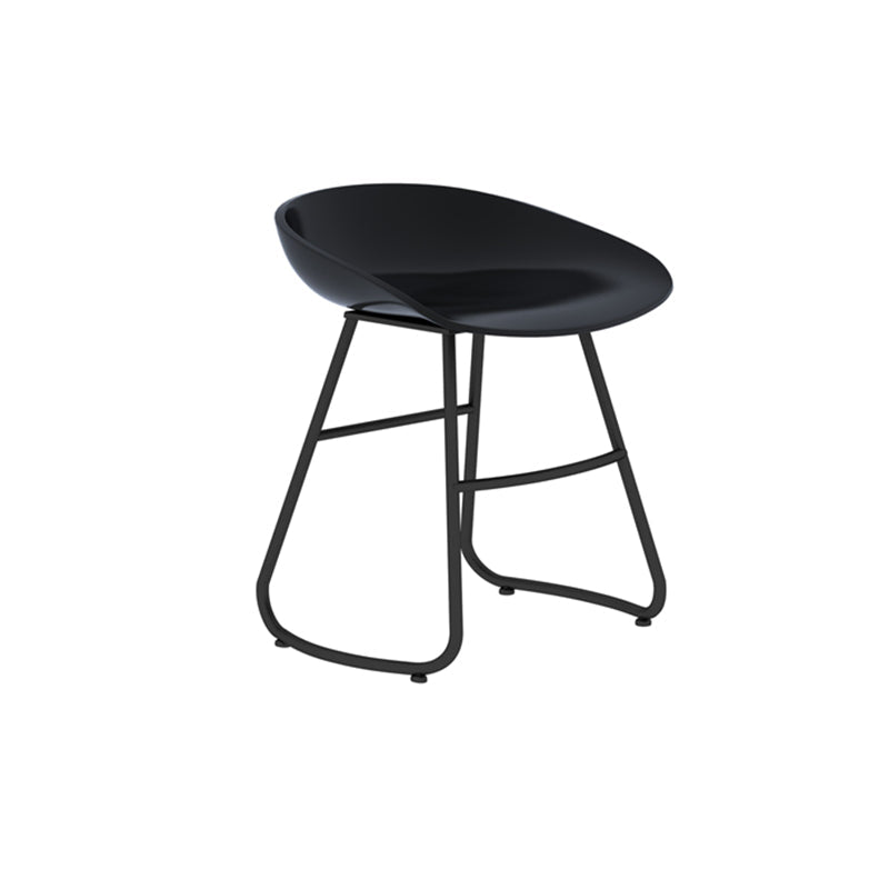 Simple Iron Low Back Barstool Nordic Indoor Tall Stool with Bucket Seat Black 1 Piece Short Stool(18"H) Clearhalo 'Bar Furniture' 'Bar Stools' 'bar_stools' 'furn' 'furn_bar_stools' 'furniture_bar_stools' 'Kitchen & Dining Furniture' 'kitchen&dining_furn' 'kitchen' 'kitchen_furn' Furniture' 4393426