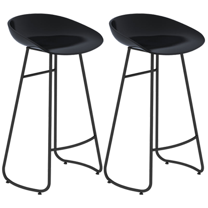 Simple Iron Low Back Barstool Nordic Indoor Tall Stool with Bucket Seat Black 2 Piece Set Bar Stool(30"H) Clearhalo 'Bar Furniture' 'Bar Stools' 'bar_stools' 'furn' 'furn_bar_stools' 'furniture_bar_stools' 'Kitchen & Dining Furniture' 'kitchen&dining_furn' 'kitchen' 'kitchen_furn' Furniture' 4393433