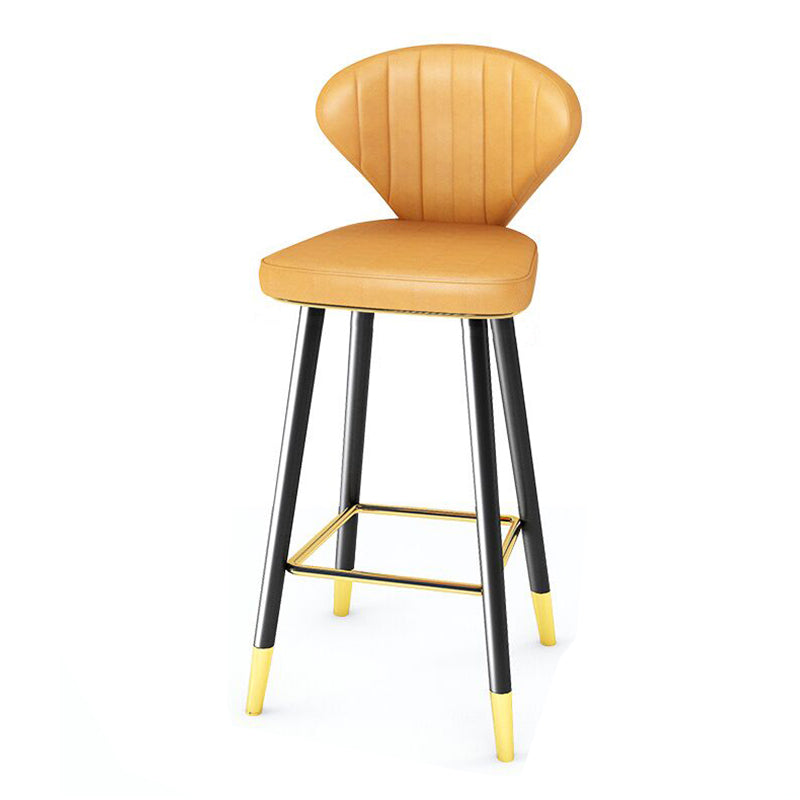 Scandinavian Swivel Leather Counter Stools Black Low Back Bar Stools with Footrest Clearhalo 'Bar Furniture' 'Bar Stools' 'bar_stools' 'furn' 'furn_bar_stools' 'furniture_bar_stools' 'Kitchen & Dining Furniture' 'kitchen&dining_furn' 'kitchen' 'kitchen_furn' Furniture' 4395649