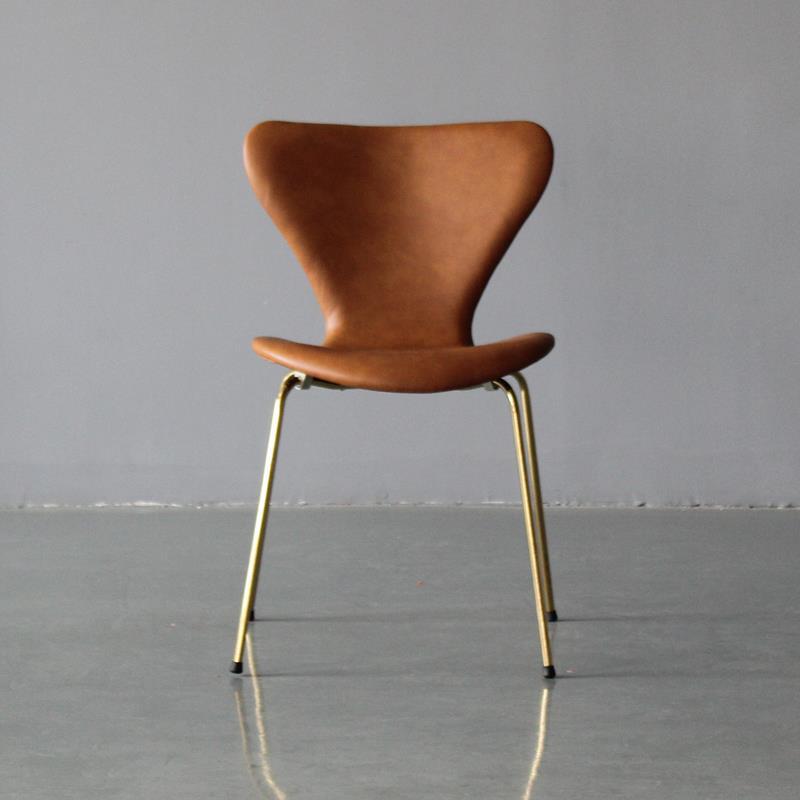 Restaurant Scandinavian Velvet Side Chair Matte Finish Wingback Dining Chair Brown 1 Piece Brass Gold Clearhalo ' kitchen&dining_furn' 'Dining Chairs' 'Dining Tables & Seating' 'dining_chair' 'furn' 'furn_dining_chair' 'Furniture' 'furniture_dining_chair' 'Kitchen & Dining Furniture' 'kitchen' 4399884