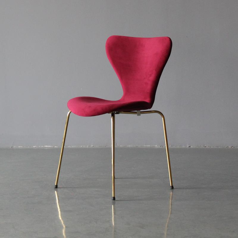 Restaurant Scandinavian Velvet Side Chair Matte Finish Wingback Dining Chair Burgundy 1 Piece Brass Gold Clearhalo ' kitchen&dining_furn' 'Dining Chairs' 'Dining Tables & Seating' 'dining_chair' 'furn' 'furn_dining_chair' 'Furniture' 'furniture_dining_chair' 'Kitchen & Dining Furniture' 'kitchen' 4399896