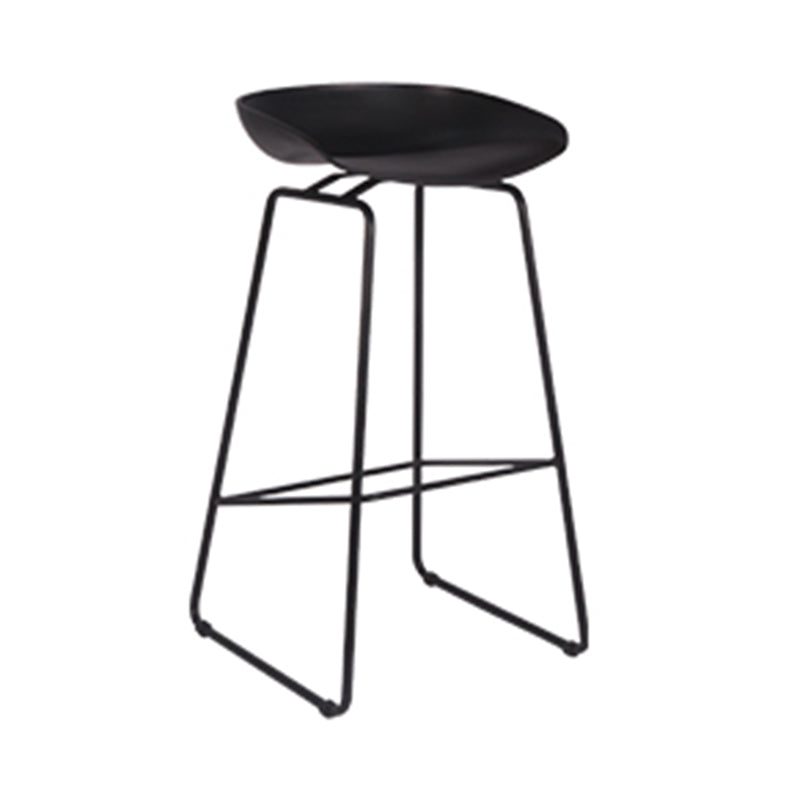 Scandinavian Style Bar-stool with Bucket Seat Counter Stool for Kitchen Bar Black 1 Piece Clearhalo 'Bar Furniture' 'Bar Stools' 'bar_stools' 'furn' 'furn_bar_stools' 'furniture_bar_stools' 'Kitchen & Dining Furniture' 'kitchen&dining_furn' 'kitchen' 'kitchen_furn' Furniture' 4400812
