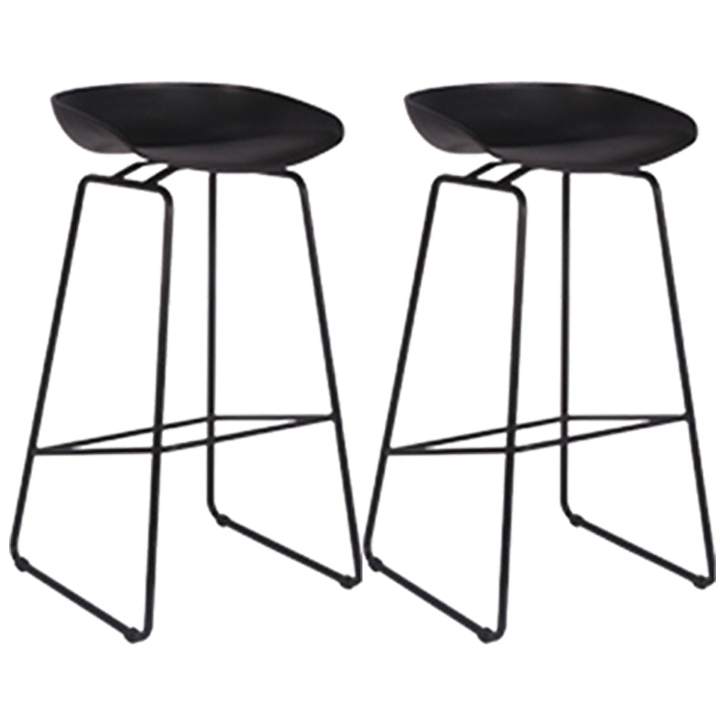 Scandinavian Style Bar-stool with Bucket Seat Counter Stool for Kitchen Bar Black 2 Piece Set Clearhalo 'Bar Furniture' 'Bar Stools' 'bar_stools' 'furn' 'furn_bar_stools' 'furniture_bar_stools' 'Kitchen & Dining Furniture' 'kitchen&dining_furn' 'kitchen' 'kitchen_furn' Furniture' 4400813