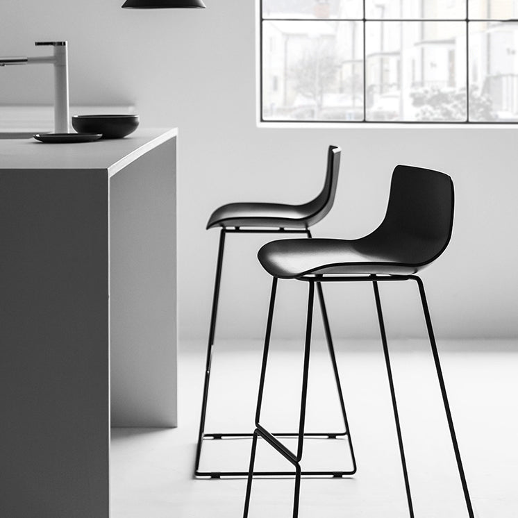 Modern Metal Plastic Bar Stools Indoor Barstool with Iron Legs and Low Back Clearhalo 'Bar Furniture' 'Bar Stools' 'bar_stools' 'furn' 'furn_bar_stools' 'furniture_bar_stools' 'Kitchen & Dining Furniture' 'kitchen&dining_furn' 'kitchen' 'kitchen_furn' Furniture' 4401192