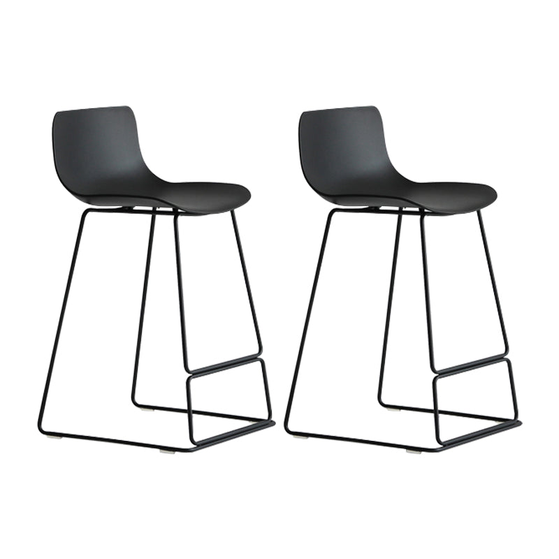 Modern Metal Plastic Bar Stools Indoor Barstool with Iron Legs and Low Back Black 2 Piece Set Counter Stool (24"H) Clearhalo 'Bar Furniture' 'Bar Stools' 'bar_stools' 'furn' 'furn_bar_stools' 'furniture_bar_stools' 'Kitchen & Dining Furniture' 'kitchen&dining_furn' 'kitchen' 'kitchen_furn' Furniture' 4401221
