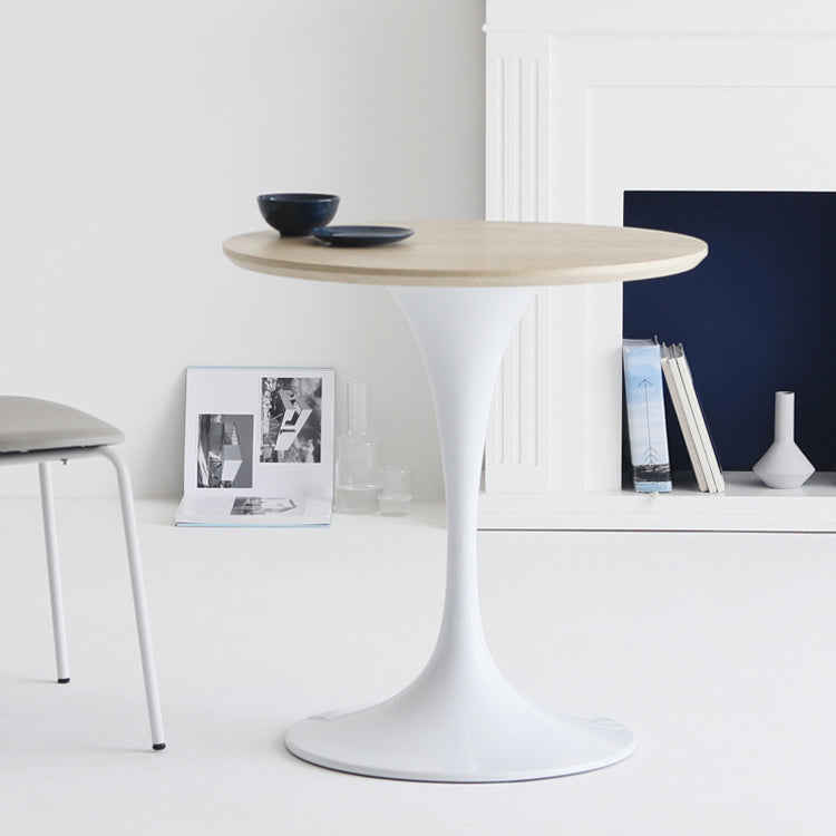 Minimalist Round Standard Table MDF Kitchen Dining Table with Tulip Base Natural 27.6"L x 27.6"W x 29.5"H Without Chairs Clearhalo ' dining_table' 'Dining Tables & Seating' 'Dining Tables' 'furn' 'furn_dining_table' 'Furniture' 'furniture_dining_table' 'Kitchen & Dining Furniture' 'kitchen&dining_furn' 'kitchen' 'kitchen_dining_table' 4422151