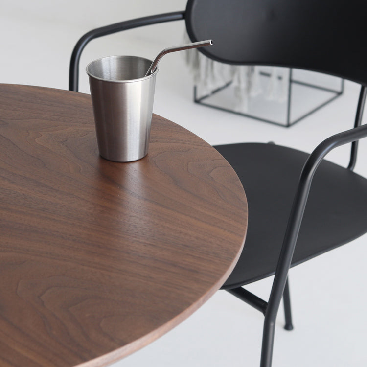 Minimalist Round Standard Table MDF Kitchen Dining Table with Tulip Base Clearhalo ' dining_table' 'Dining Tables & Seating' 'Dining Tables' 'furn' 'furn_dining_table' 'Furniture' 'furniture_dining_table' 'Kitchen & Dining Furniture' 'kitchen&dining_furn' 'kitchen' 'kitchen_dining_table' 4422158