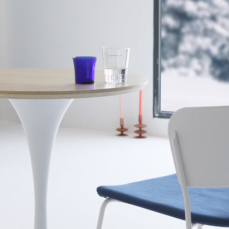 Minimalist Round Standard Table MDF Kitchen Dining Table with Tulip Base Clearhalo ' dining_table' 'Dining Tables & Seating' 'Dining Tables' 'furn' 'furn_dining_table' 'Furniture' 'furniture_dining_table' 'Kitchen & Dining Furniture' 'kitchen&dining_furn' 'kitchen' 'kitchen_dining_table' 4422159