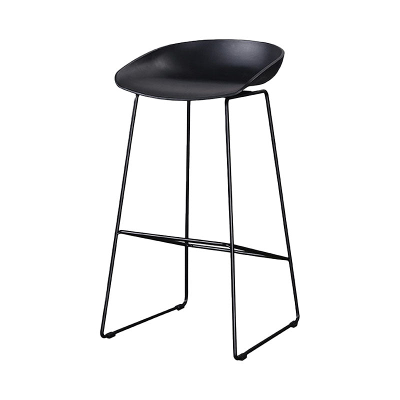 Scandinavian Metal Plastic Counter Stools Backless Bar Stools with Footrest Black Black 1 Piece Clearhalo 'Bar Furniture' 'Bar Stools' 'bar_stools' 'furn' 'furn_bar_stools' 'furniture_bar_stools' 'Kitchen & Dining Furniture' 'kitchen&dining_furn' 'kitchen' 'kitchen_furn' Furniture' 4422601