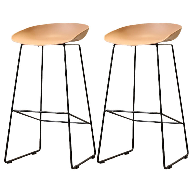 Scandinavian Metal Plastic Counter Stools Backless Bar Stools with Footrest Pink Black 2 Piece Set Clearhalo 'Bar Furniture' 'Bar Stools' 'bar_stools' 'furn' 'furn_bar_stools' 'furniture_bar_stools' 'Kitchen & Dining Furniture' 'kitchen&dining_furn' 'kitchen' 'kitchen_furn' Furniture' 4422616