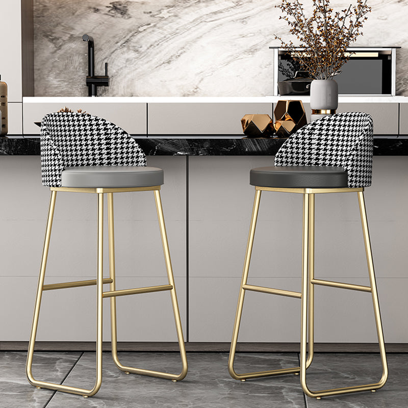 Scandinavian Iron Counter Stools Upholstered Low Back Bar Stools with Round Seat Clearhalo 'Bar Furniture' 'Bar Stools' 'bar_stools' 'furn' 'furn_bar_stools' 'furniture_bar_stools' 'Kitchen & Dining Furniture' 'kitchen&dining_furn' 'kitchen' 'kitchen_furn' Furniture' 4422647