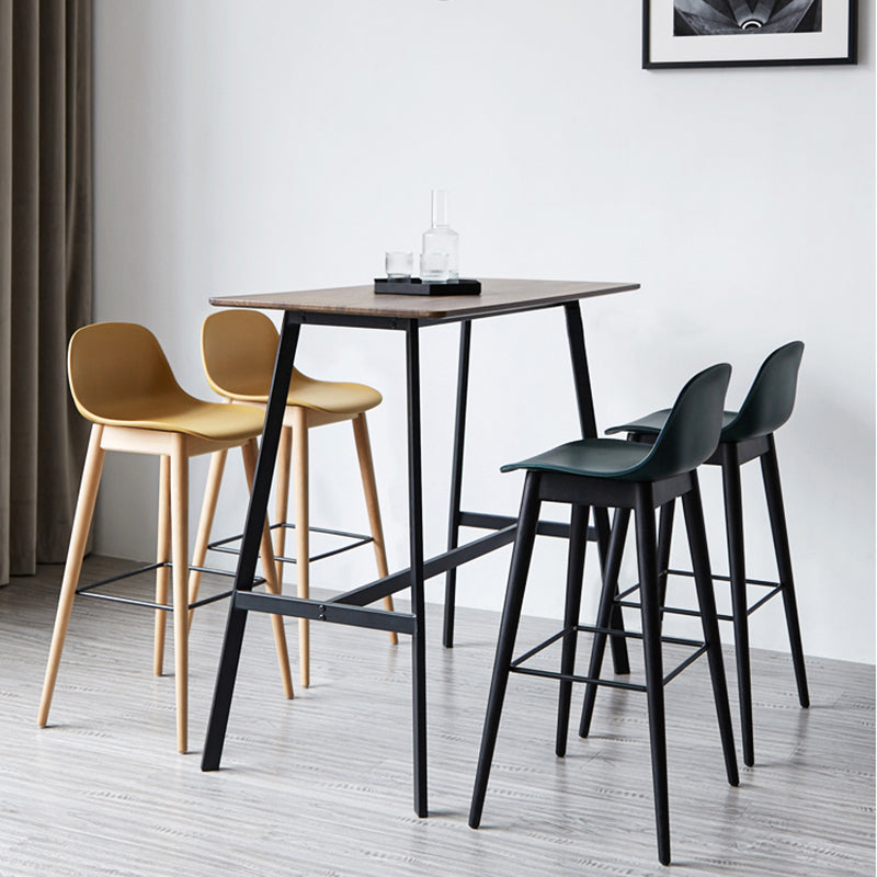 Scandinavian Wood Counter Stools Plastic Low Back Bar Stools with Footrest Clearhalo 'Bar Furniture' 'Bar Stools' 'bar_stools' 'furn' 'furn_bar_stools' 'furniture_bar_stools' 'Kitchen & Dining Furniture' 'kitchen&dining_furn' 'kitchen' 'kitchen_furn' Furniture' 4422680
