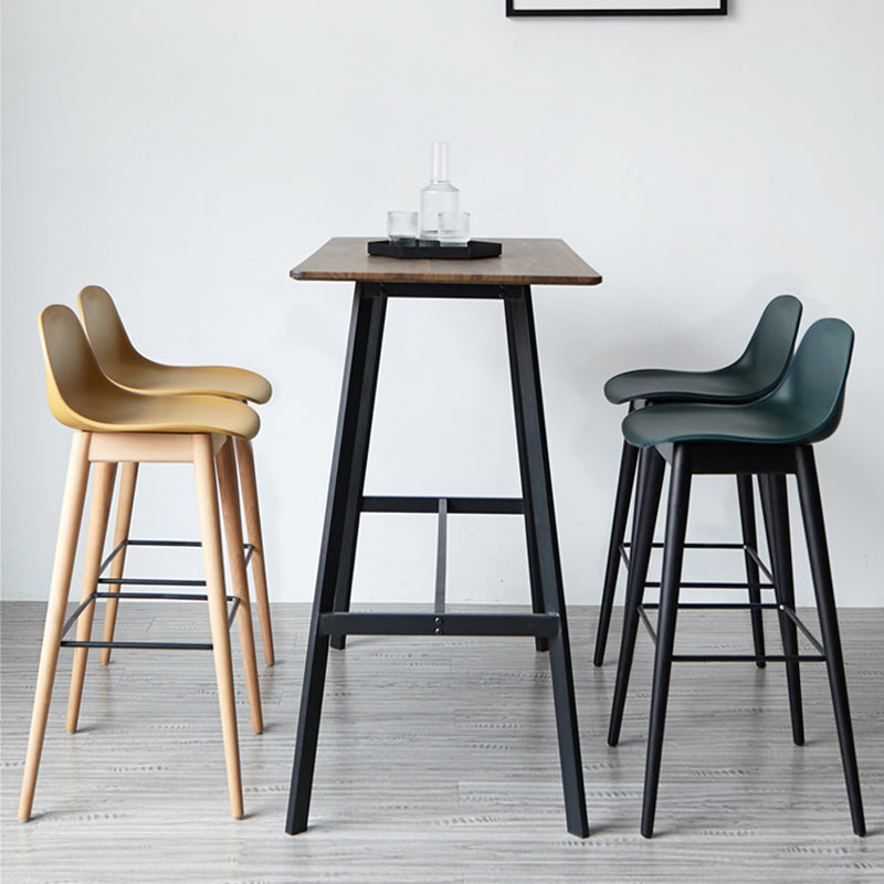 Scandinavian Wood Counter Stools Plastic Low Back Bar Stools with Footrest Clearhalo 'Bar Furniture' 'Bar Stools' 'bar_stools' 'furn' 'furn_bar_stools' 'furniture_bar_stools' 'Kitchen & Dining Furniture' 'kitchen&dining_furn' 'kitchen' 'kitchen_furn' Furniture' 4422695