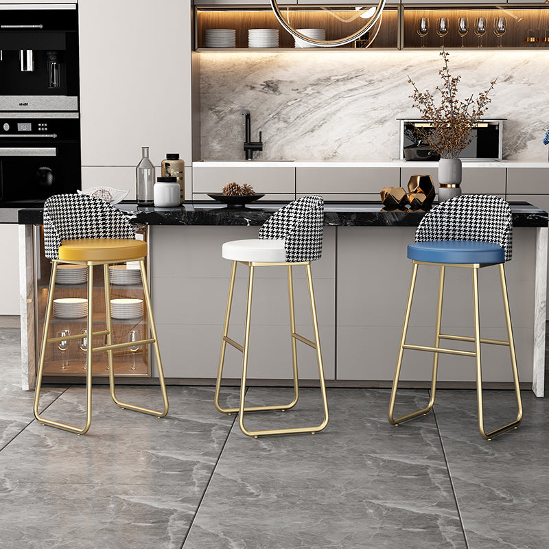 Modern Style Bar-stool Sled Iron Legs Round Leather Seat with Footrest for Kitchen Bar Clearhalo 'Bar Furniture' 'Bar Stools' 'bar_stools' 'furn' 'furn_bar_stools' 'furniture_bar_stools' 'Kitchen & Dining Furniture' 'kitchen&dining_furn' 'kitchen' 'kitchen_furn' Furniture' 4430314