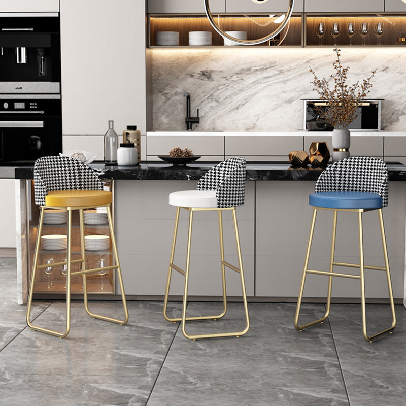Modern Style Bar-stool Sled Iron Legs Round Leather Seat with Footrest for Kitchen Bar Clearhalo 'Bar Furniture' 'Bar Stools' 'bar_stools' 'furn' 'furn_bar_stools' 'furniture_bar_stools' 'Kitchen & Dining Furniture' 'kitchen&dining_furn' 'kitchen' 'kitchen_furn' Furniture' 4430321