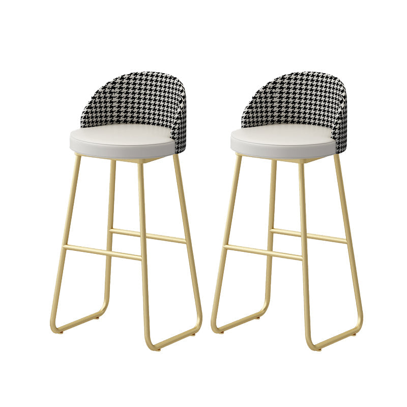 Modern Style Bar-stool Sled Iron Legs Round Leather Seat with Footrest for Kitchen Bar White 2 Piece Set Clearhalo 'Bar Furniture' 'Bar Stools' 'bar_stools' 'furn' 'furn_bar_stools' 'furniture_bar_stools' 'Kitchen & Dining Furniture' 'kitchen&dining_furn' 'kitchen' 'kitchen_furn' Furniture' 4430322