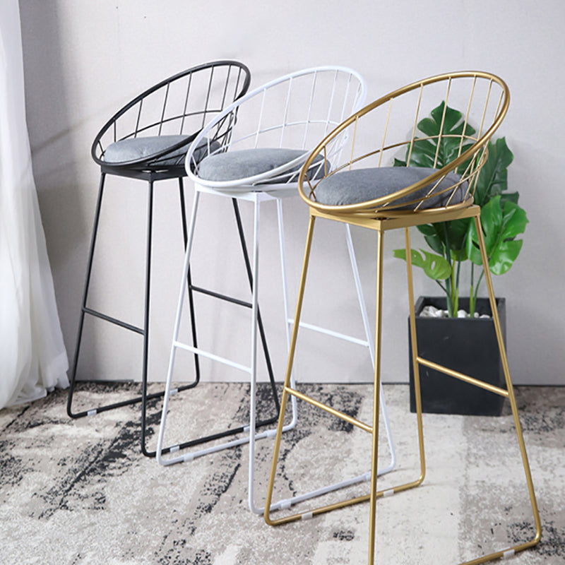 Modern Style Bar-stool Iron Sled Legs Barstool with Footrest and Cushion Clearhalo 'Bar Furniture' 'Bar Stools' 'bar_stools' 'furn' 'furn_bar_stools' 'furniture_bar_stools' 'Kitchen & Dining Furniture' 'kitchen&dining_furn' 'kitchen' 'kitchen_furn' Furniture' 4430440