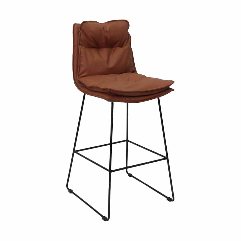 Scandinavian Leather Counter Stools Black Metal Low Back Bar Stools with Footrest Brown 1 Piece Clearhalo 'Bar Furniture' 'Bar Stools' 'bar_stools' 'furn' 'furn_bar_stools' 'furniture_bar_stools' 'Kitchen & Dining Furniture' 'kitchen&dining_furn' 'kitchen' 'kitchen_furn' Furniture' 4438052
