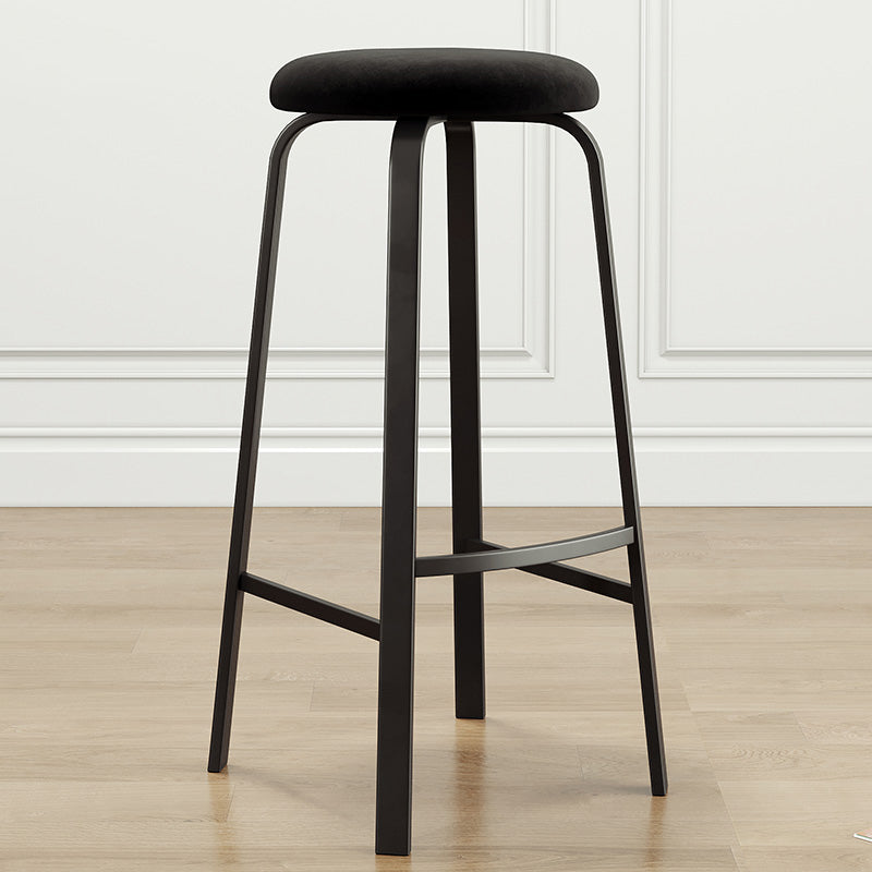 Modern Style Bar-stool Round Seat Barstool with Footrest and Metal Base Textured Black 1 Piece Clearhalo 'Bar Furniture' 'Bar Stools' 'bar_stools' 'furn' 'furn_bar_stools' 'furniture_bar_stools' 'Kitchen & Dining Furniture' 'kitchen&dining_furn' 'kitchen' 'kitchen_furn' Furniture' 4440025