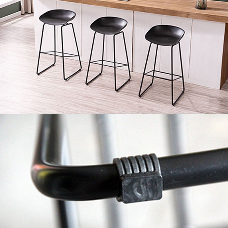Modern Style Bar-stool Sled Legs with Iron Footrest Low Back Barstool for Kitchen Clearhalo 'Bar Furniture' 'Bar Stools' 'bar_stools' 'furn' 'furn_bar_stools' 'furniture_bar_stools' 'Kitchen & Dining Furniture' 'kitchen&dining_furn' 'kitchen' 'kitchen_furn' Furniture' 4440075