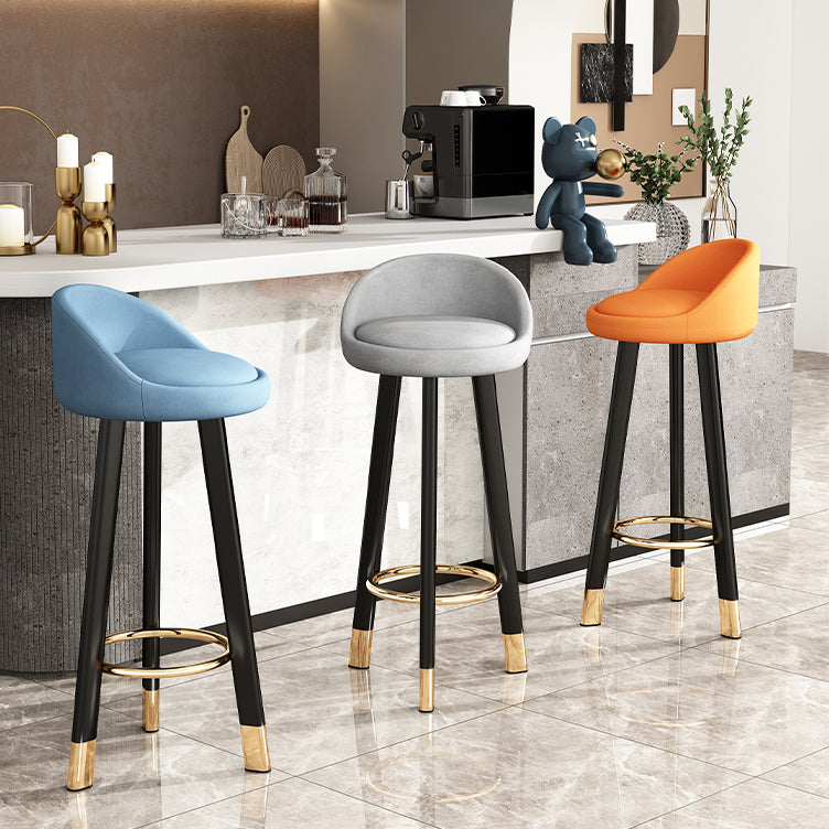 Modern Style Bar-stool with Low Back Round Leather Seat Barstools, 1 Piece Clearhalo 'Bar Furniture' 'Bar Stools' 'bar_stools' 'furn' 'furn_bar_stools' 'furniture_bar_stools' 'Kitchen & Dining Furniture' 'kitchen&dining_furn' 'kitchen' 'kitchen_furn' Furniture' 4440604
