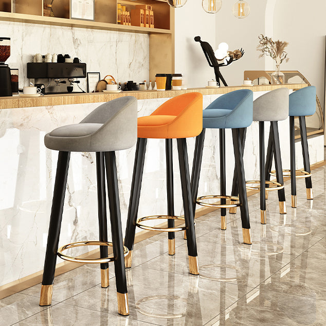 Modern Style Bar-stool with Low Back Round Leather Seat Barstools, 1 Piece Clearhalo 'Bar Furniture' 'Bar Stools' 'bar_stools' 'furn' 'furn_bar_stools' 'furniture_bar_stools' 'Kitchen & Dining Furniture' 'kitchen&dining_furn' 'kitchen' 'kitchen_furn' Furniture' 4440607