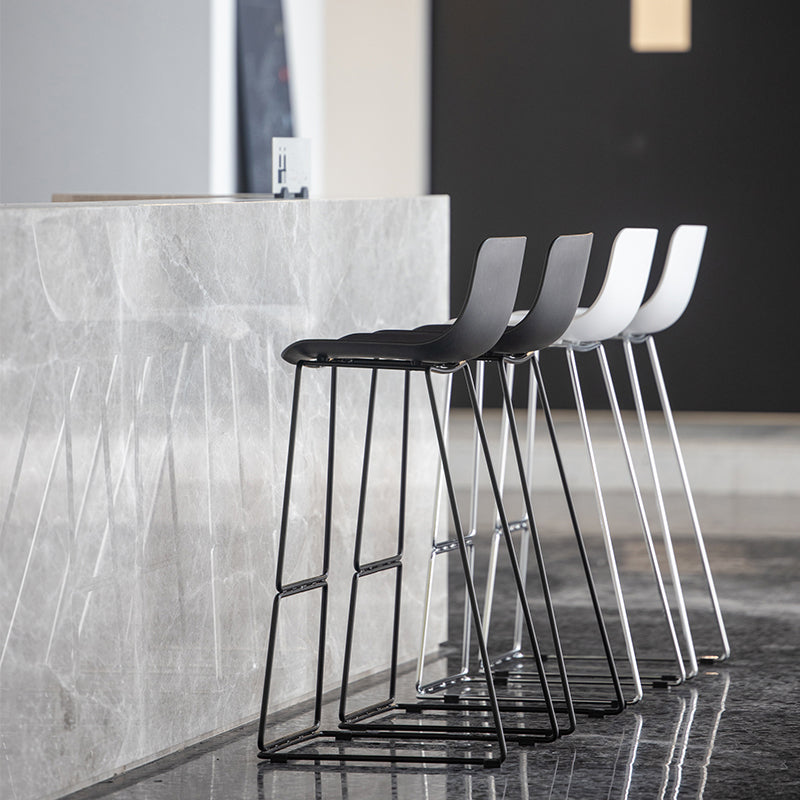 Contemporary Metal Bar Stool Indoor Bar Stool with Metal Legs and Low Back Clearhalo 'Bar Furniture' 'Bar Stools' 'bar_stools' 'furn' 'furn_bar_stools' 'furniture_bar_stools' 'Kitchen & Dining Furniture' 'kitchen&dining_furn' 'kitchen' 'kitchen_furn' Furniture' 4462486