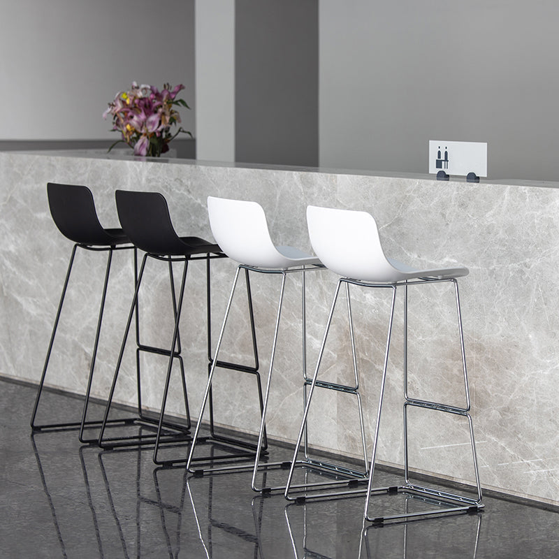 Contemporary Metal Bar Stool Indoor Bar Stool with Metal Legs and Low Back Clearhalo 'Bar Furniture' 'Bar Stools' 'bar_stools' 'furn' 'furn_bar_stools' 'furniture_bar_stools' 'Kitchen & Dining Furniture' 'kitchen&dining_furn' 'kitchen' 'kitchen_furn' Furniture' 4462487