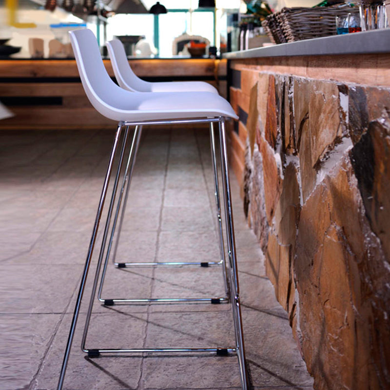 Contemporary Metal Bar Stool Indoor Bar Stool with Metal Legs and Low Back Clearhalo 'Bar Furniture' 'Bar Stools' 'bar_stools' 'furn' 'furn_bar_stools' 'furniture_bar_stools' 'Kitchen & Dining Furniture' 'kitchen&dining_furn' 'kitchen' 'kitchen_furn' Furniture' 4462501