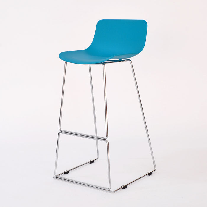 Contemporary Metal Bar Stool Indoor Bar Stool with Metal Legs and Low Back Blue 1 Piece Clearhalo 'Bar Furniture' 'Bar Stools' 'bar_stools' 'furn' 'furn_bar_stools' 'furniture_bar_stools' 'Kitchen & Dining Furniture' 'kitchen&dining_furn' 'kitchen' 'kitchen_furn' Furniture' 4462512