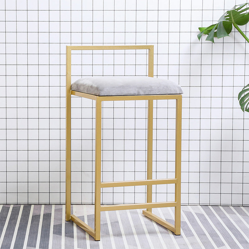 Modern Style Metal Bar Stool with Footrest and Low Back Bistro Bar Stool for Kitchen Gold 1 Piece Counter Stool(26"H) Clearhalo 'Bar Furniture' 'Bar Stools' 'bar_stools' 'furn' 'furn_bar_stools' 'furniture_bar_stools' 'Kitchen & Dining Furniture' 'kitchen&dining_furn' 'kitchen' 'kitchen_furn' Furniture' 4462893