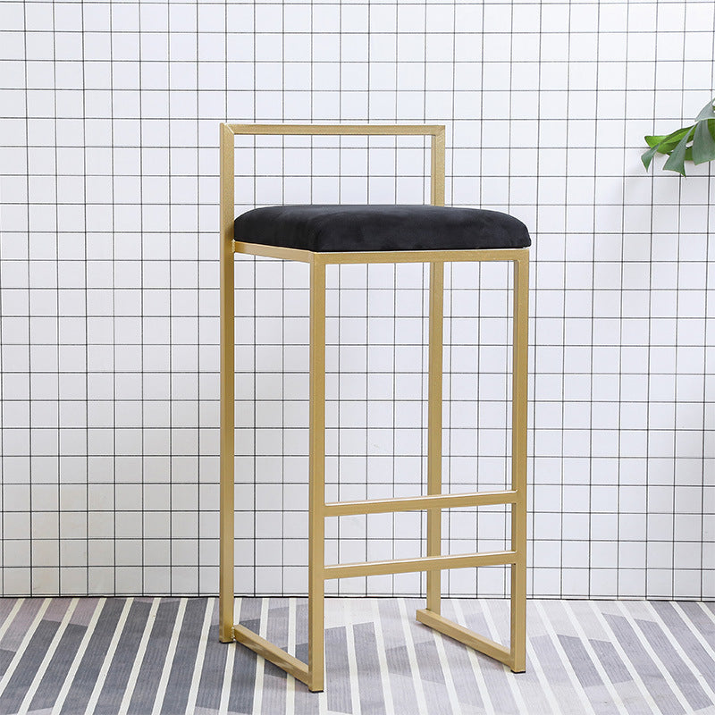 Modern Style Metal Bar Stool with Footrest and Low Back Bistro Bar Stool for Kitchen Gold 1 Piece Counter Stool (23.5"H) Clearhalo 'Bar Furniture' 'Bar Stools' 'bar_stools' 'furn' 'furn_bar_stools' 'furniture_bar_stools' 'Kitchen & Dining Furniture' 'kitchen&dining_furn' 'kitchen' 'kitchen_furn' Furniture' 4462922