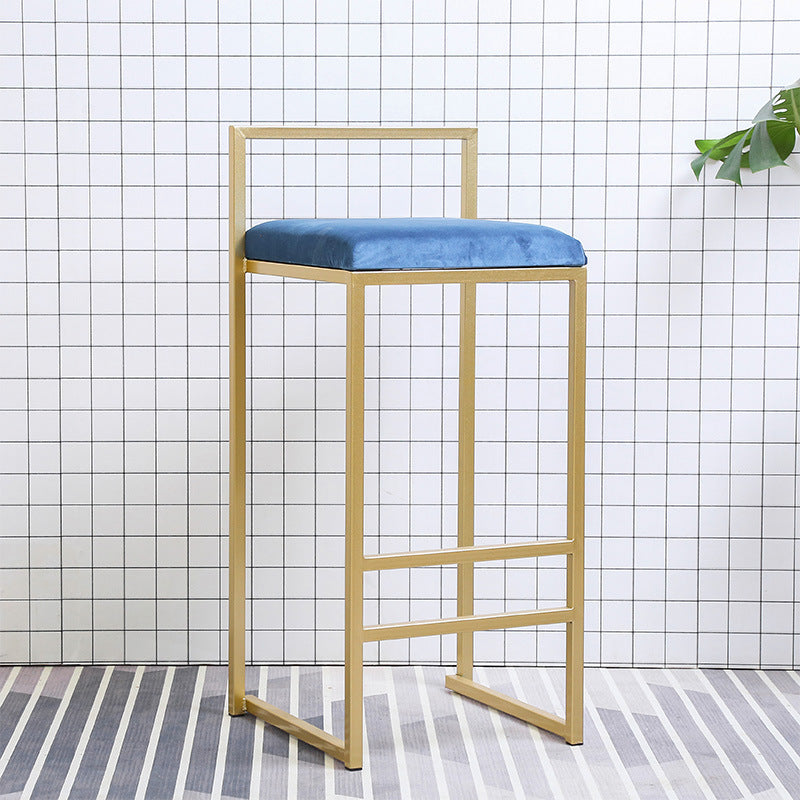 Modern Style Metal Bar Stool with Footrest and Low Back Bistro Bar Stool for Kitchen Gold 1 Piece Bar Stool(31"H) Clearhalo 'Bar Furniture' 'Bar Stools' 'bar_stools' 'furn' 'furn_bar_stools' 'furniture_bar_stools' 'Kitchen & Dining Furniture' 'kitchen&dining_furn' 'kitchen' 'kitchen_furn' Furniture' 4462946