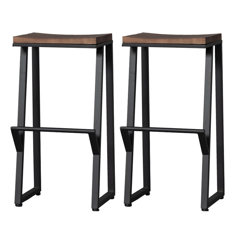 Modern Style Metal Bar Stool with Footrest Coffee Shop Simple Bar Stool Black 2 Piece Set Clearhalo 'Bar Furniture' 'Bar Stools' 'bar_stools' 'furn' 'furn_bar_stools' 'furniture_bar_stools' 'Kitchen & Dining Furniture' 'kitchen&dining_furn' 'kitchen' 'kitchen_furn' Furniture' 4471039