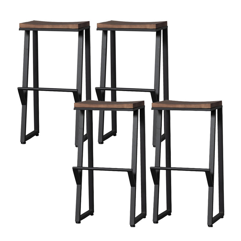 Modern Style Metal Bar Stool with Footrest Coffee Shop Simple Bar Stool Black 4 Piece Set Clearhalo 'Bar Furniture' 'Bar Stools' 'bar_stools' 'furn' 'furn_bar_stools' 'furniture_bar_stools' 'Kitchen & Dining Furniture' 'kitchen&dining_furn' 'kitchen' 'kitchen_furn' Furniture' 4471041