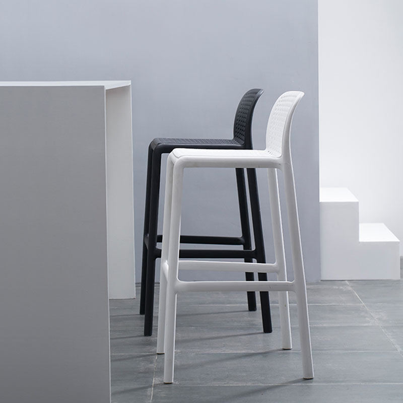 Contemporary Plastic Barstool Bristol Bar Stool with Footrest and Low Back Clearhalo 'Bar Furniture' 'Bar Stools' 'bar_stools' 'furn' 'furn_bar_stools' 'furniture_bar_stools' 'Kitchen & Dining Furniture' 'kitchen&dining_furn' 'kitchen' 'kitchen_furn' Furniture' 4471565