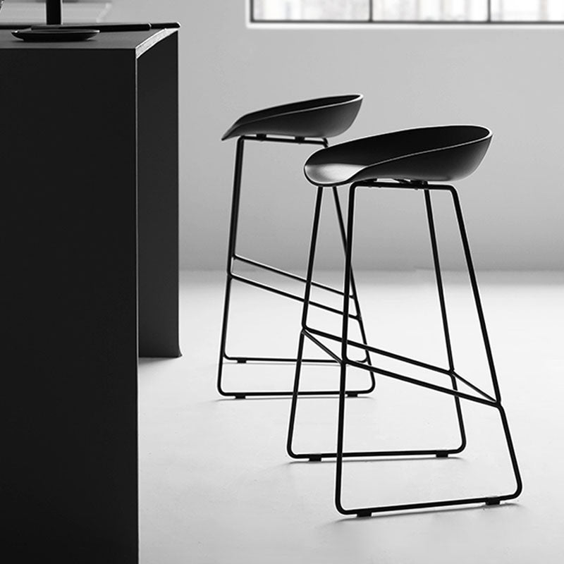 Modern Style Bar-stool Sled Legs PP Bucket Seat Barstool for Counter Bar Clearhalo 'Bar Furniture' 'Bar Stools' 'bar_stools' 'furn' 'furn_bar_stools' 'furniture_bar_stools' 'Kitchen & Dining Furniture' 'kitchen&dining_furn' 'kitchen' 'kitchen_furn' Furniture' 4481694